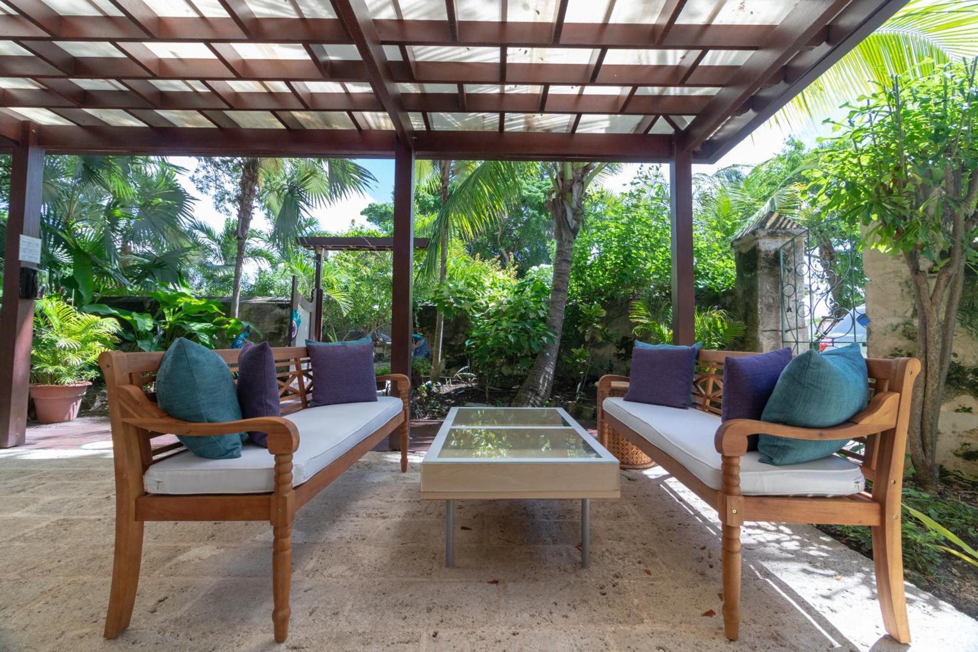 Hotel Sweetfield Manor Bridgetown Exterior foto